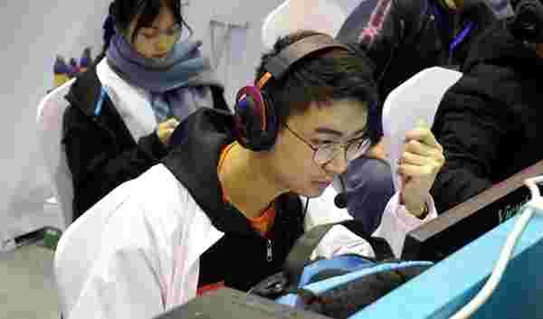 和敏锐的门 和敏锐的门